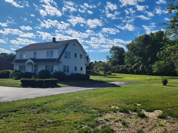 77 W Main St, Dudley, MA 01571