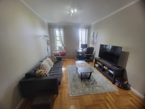 2738 East 19th Street image 1 of 11