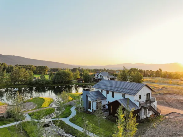 425 Mail Cabin Dr #B, Victor, ID 83455