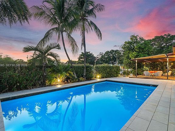 5th image of 12944 Banyan Rd