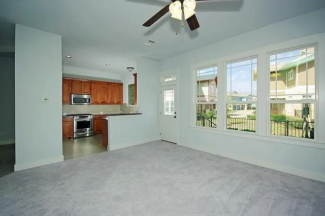 Beautiful condo in highly desireable Twin Creeks! — Photo 3