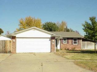 1138 N Summitlawn Ct, Wichita, KS 67212