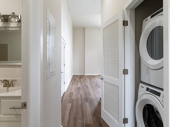 4th image of 5425 Germantown Ave #200