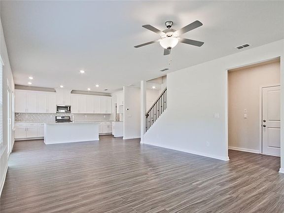 3rd image of 5822 Union Grove Dr