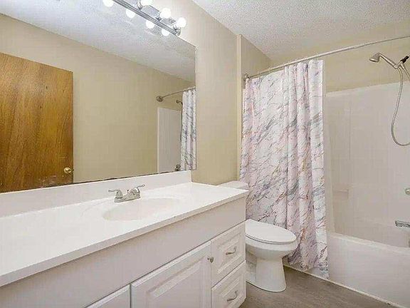 5th image of 1841 Whispering Oaks Ln