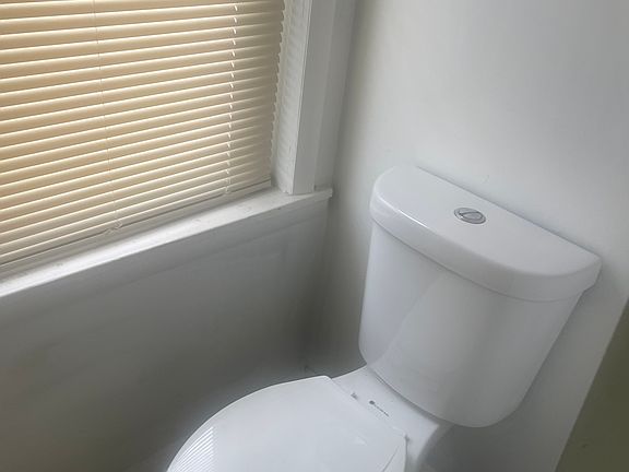 3rd image of 1304 E 9th St #2