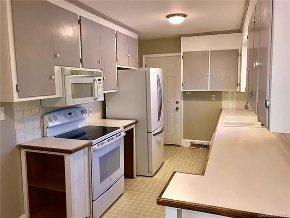 5th image of 809 Mohigan St