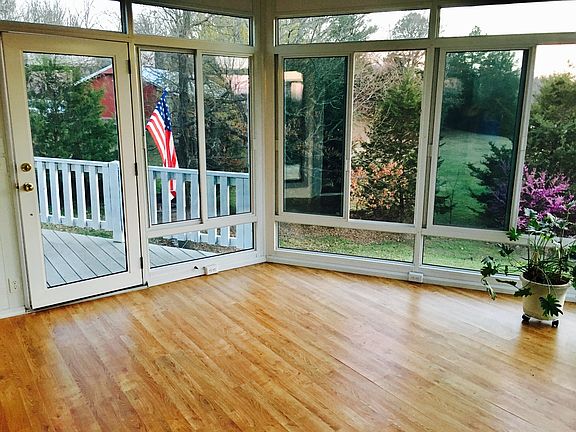 Upstairs sunroom off main living