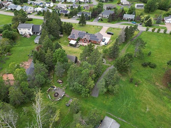 3rd image of 411 Mountain Rd
