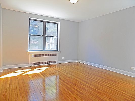 3rd image of 10915 Queens Blvd APT 1B