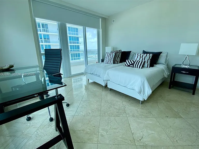 540 West Ave #2011 — Photo 22