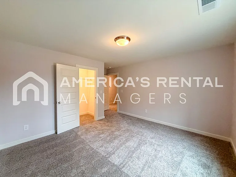 101 Townmoor Ln — Photo 52