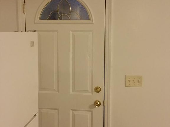4th image of 2609 1/2 S Madison St