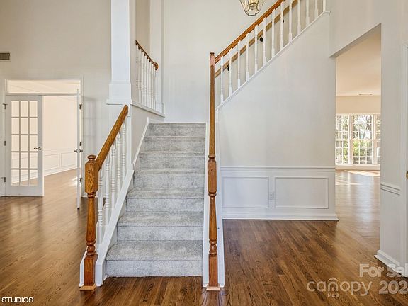 3rd image of 6228 Bells Mill Dr