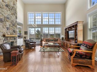 9 Fairwynds Dr, Lenox, MA 01240