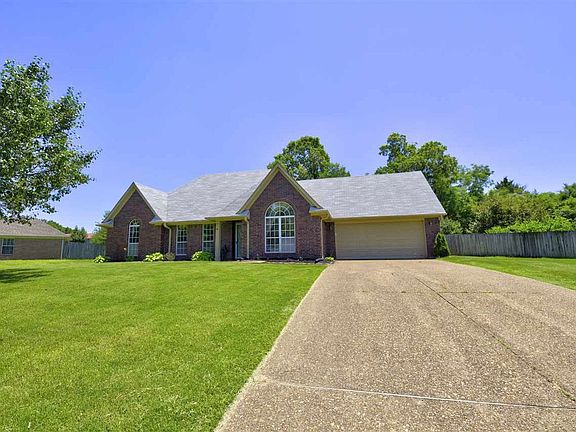 3rd image of 35 Cameron Dr