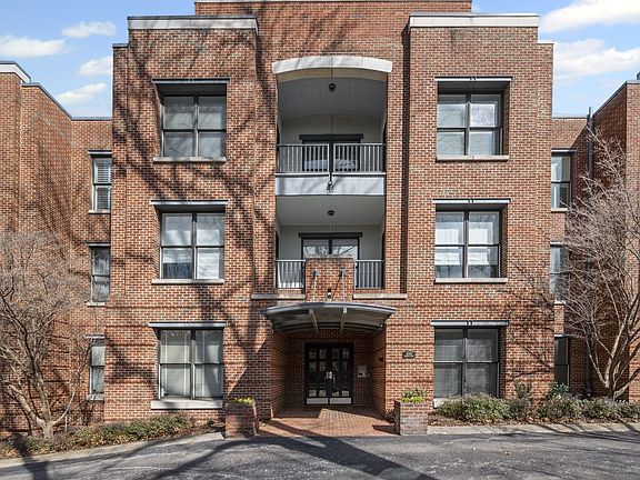 2nd image of 4040 Woodlawn Dr Unit 20