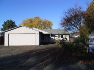 1941 SW Tamarack St, McMinnville, OR 97128