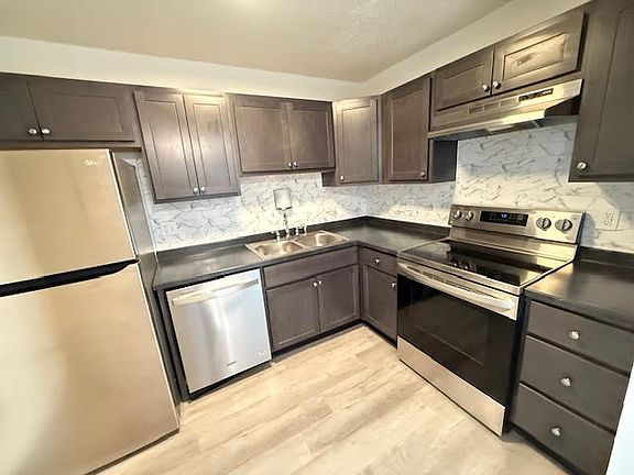 3rd image of 1101 Barrington Ln #First