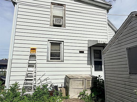 2nd image of 4 S Mulberry Ave