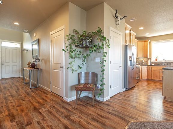 4th image of 6624 NE 52nd Ave