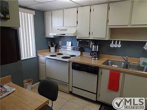 4th image of 2788 Tennis Club Dr APT 404