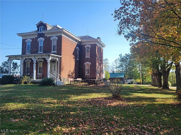 2nd image of 636 Grant St