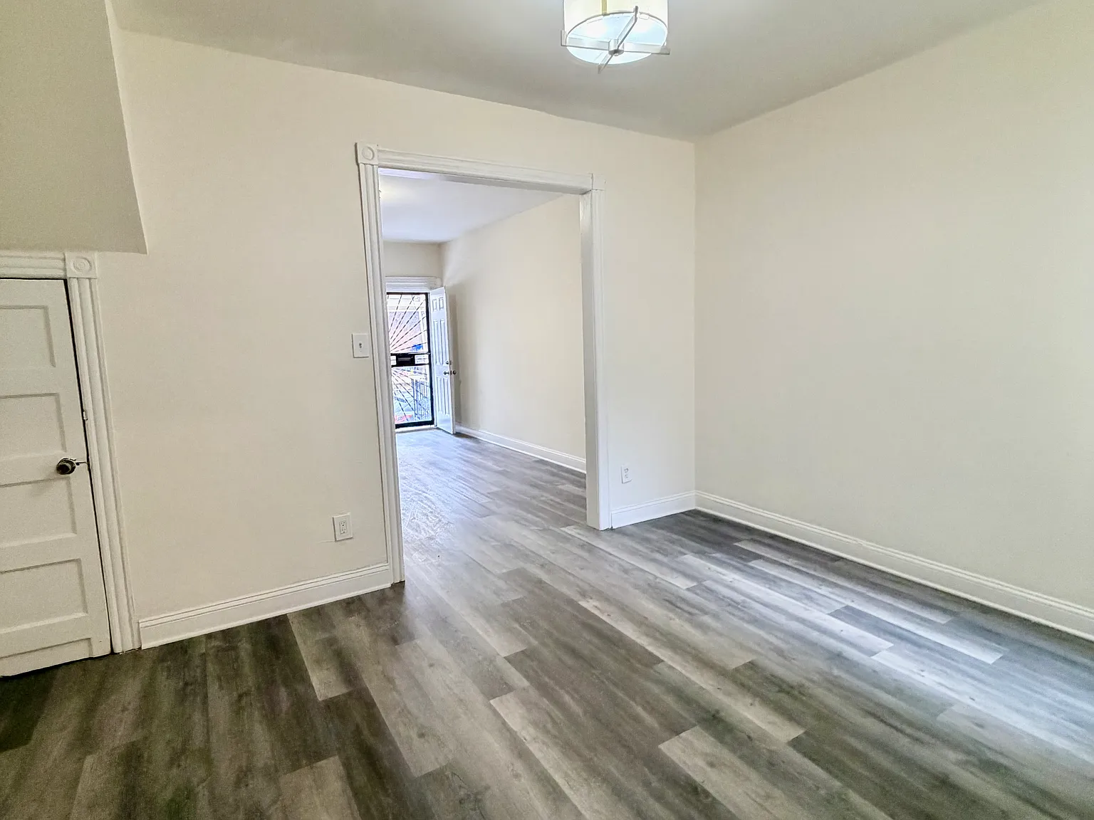 Three Bedrooms, Pet-Friendly Living & In-Home Laundry Available Now — Photo 4