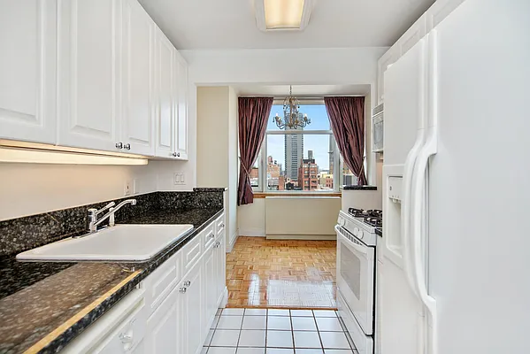 Rented by Keller Williams NYC | media 15