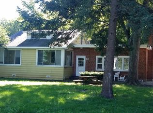 1805 River Terrace Dr, Johnsburg, IL 60051