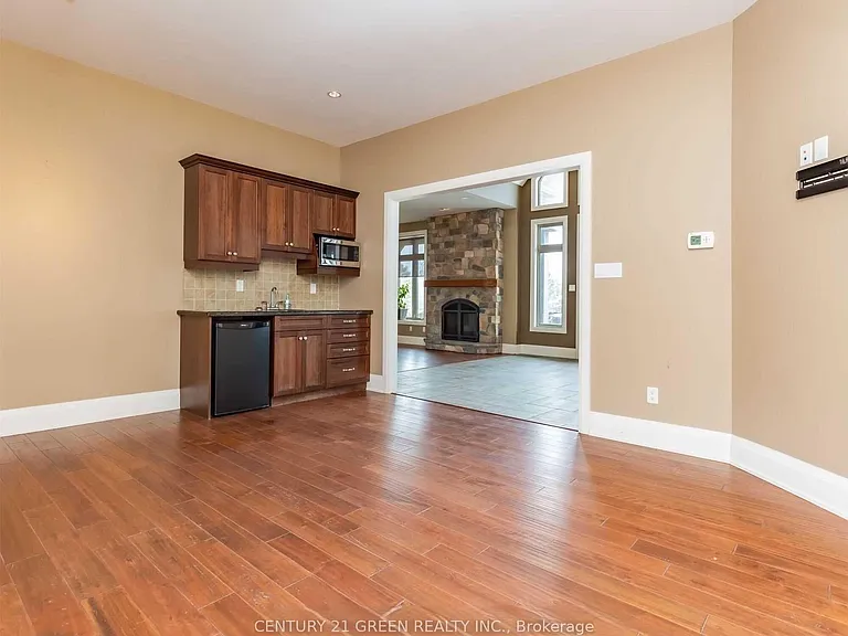 935689 Airport Rd — Photo 24