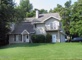 6015 Fairgrove St, Kalamazoo, MI 49009