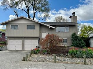 2308 E 10th St, The Dalles, OR 97058