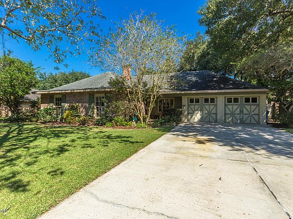 4th image of 202 Bayside Dr