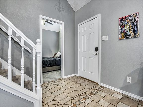 2nd image of 1534 Knollview Ln