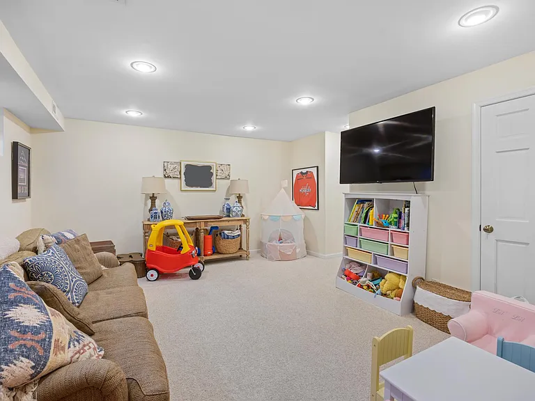 3203 S Stafford St — Photo 38