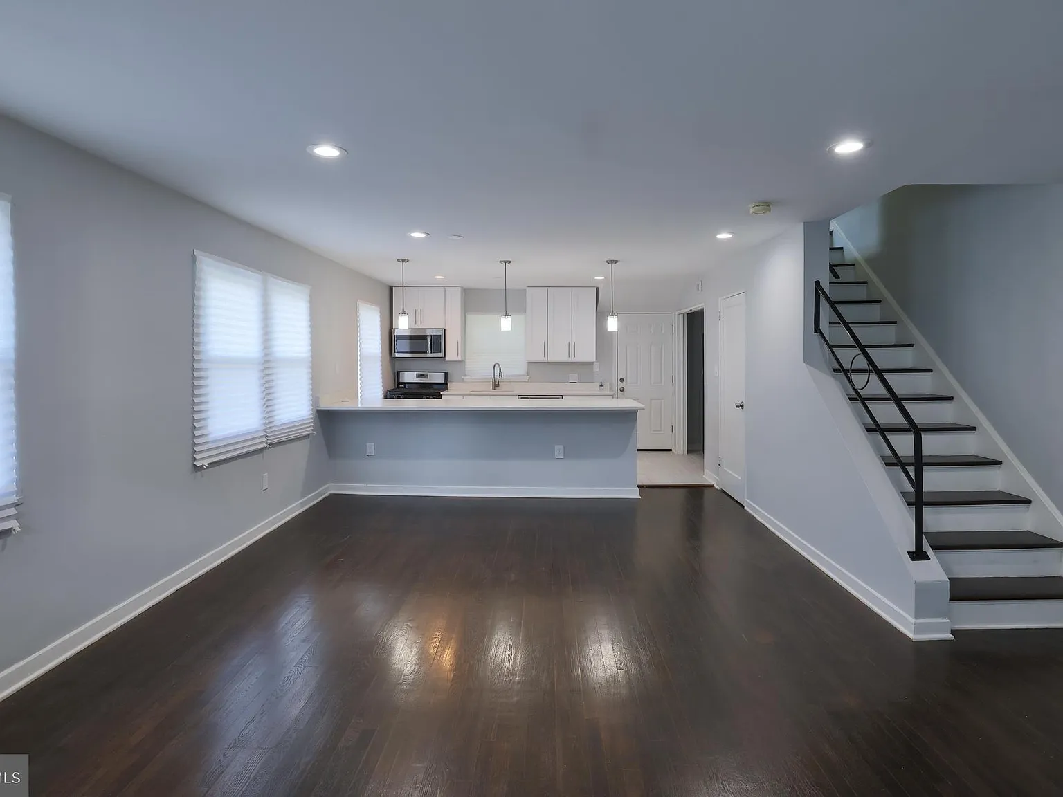 4 bed, 1152 sqft, $2,750 — Photo 2