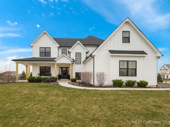 1148 Redbud Ln, Sugar Grove, IL 60554