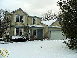 326 Arlington Dr photo 1
