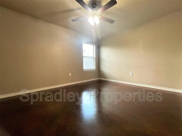 1571 Brady Way — Photo 4