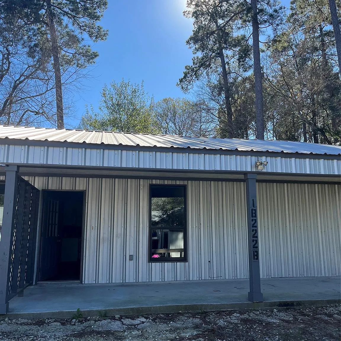 2 bed, 1.0 bath, 1560 sqft, $1,300 — Photo 1