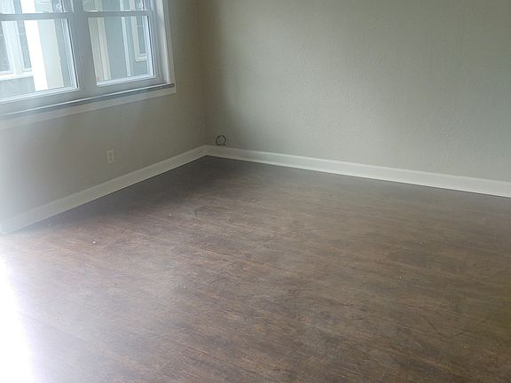 3rd image of 633 4th St #101