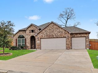 320 Red Maple Ln, Conroe, TX 77304