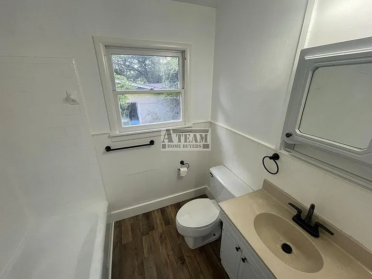 505 Highland Dr — Photo 16