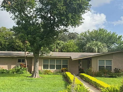 155 Robins Ln Photo 1