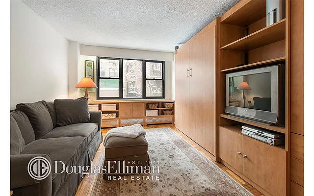 Rented by Douglas Elliman | media 2