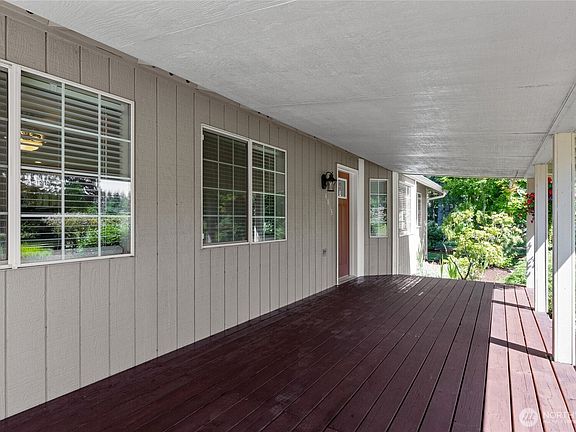 4th image of 4813 338th Street E