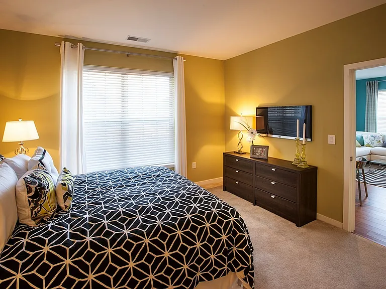 Spacious Bedroom Large Enough For a Queen Bedroom Set & Work From Home Space