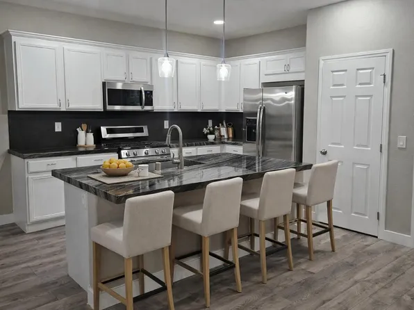 10733 Leatherstocking Ave, Las Vegas, NV 89166