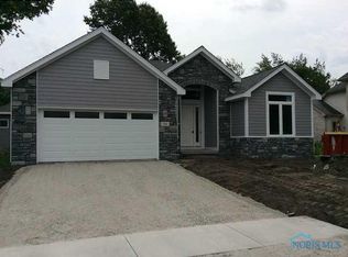 341 Cove Harbour Dr, Holland, OH 43528